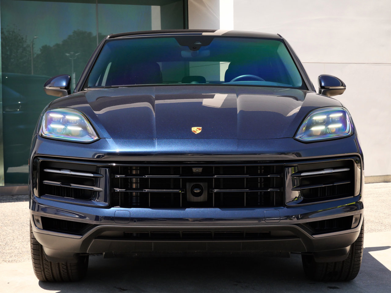 Used 2024 Porsche Cayenne Coupe AWD/4WD image 2