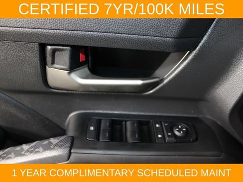 Used 2025 Toyota Tacoma TRD Sport AWD/4WD image 18