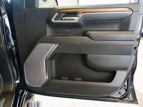 Used 2025 Chevrolet Silverado 1500 High Country w/ Midnight Edition image 31