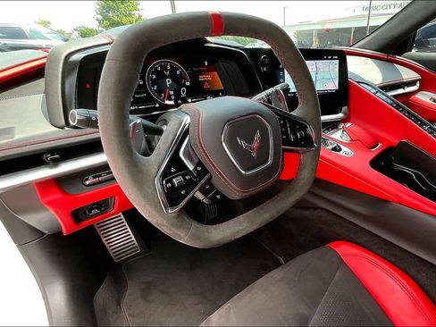 Used 2025 Chevrolet Corvette Stingray Premium Cpe w/ Z51 Performance Package RWD image 10