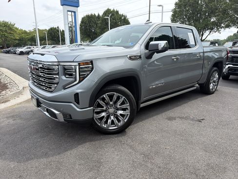 Used 2025 GMC Sierra 1500 Denali w/ Denali Reserve Package AWD/4WD image 5
