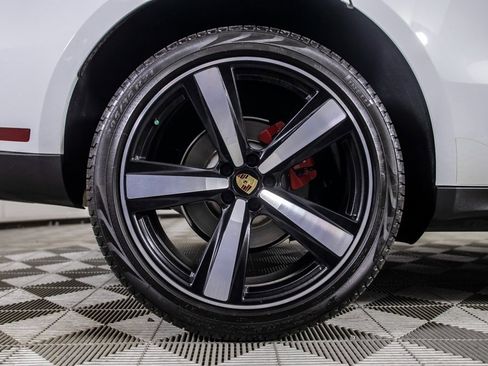 Used 2023 Porsche Macan S image 32