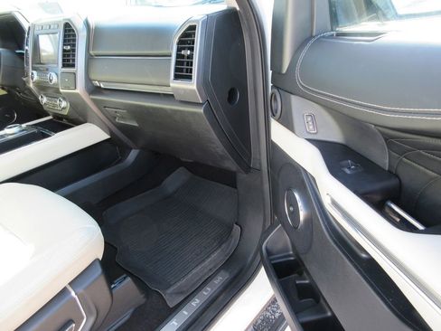 Used 2021 Ford Expedition Max Platinum image 23