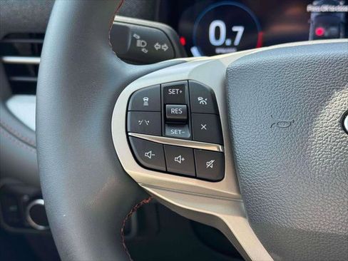 Used 2025 Ford Explorer Active image 23