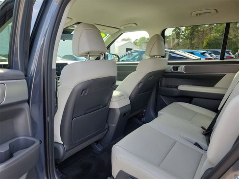 Used 2025 Hyundai Santa Fe SEL image 12