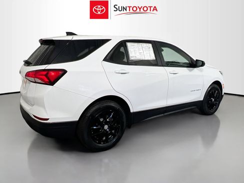 Used 2024 Chevrolet Equinox LS w/ LS Convenience Package image 4