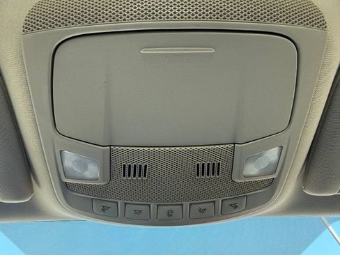 Certified 2018 Ford Fusion SE w/ Equipment Group 201A FWD image 20