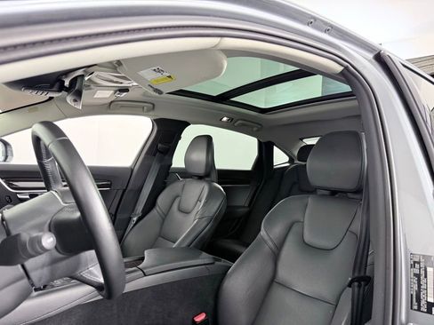Used 2019 Volvo S90 T6 Momentum image 13