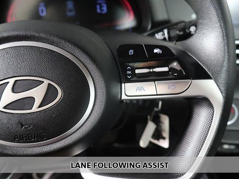 Used 2025 Hyundai Elantra SE FWD image 3