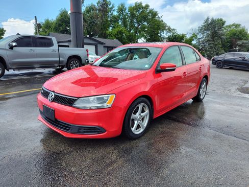 Used 2012 Volkswagen Jetta TDI w/ TDI Appearance Pkg FWD image 1