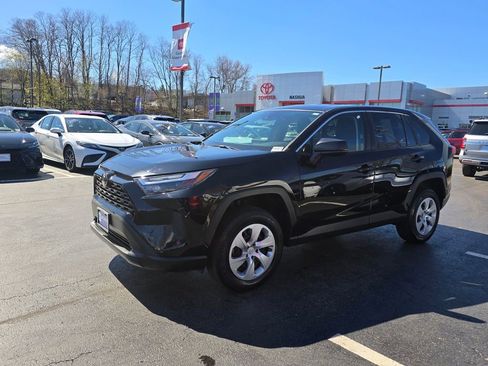 Used 2023 Toyota RAV4 LE AWD/4WD image 3