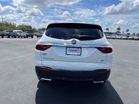 Used 2023 Buick Enclave Essence w/ Sport Touring Edition image 5