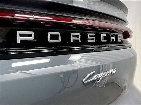 New 2026 Porsche Cayenne image 33