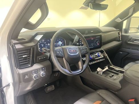 Certified 2025 GMC Sierra 3500 AT4 w/ AT4 Premium Plus Package AWD/4WD image 9
