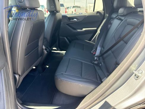 New 2026 Chevrolet Equinox LT w/ Convenience Package II AWD/4WD image 8