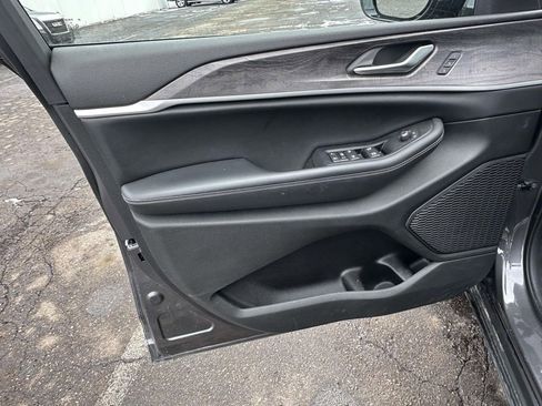 Used 2023 Jeep Grand Cherokee L Limited w/ Trailer Tow Group (B) image 18