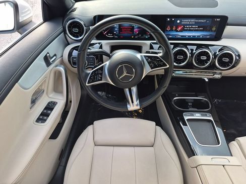 Used 2025 Mercedes-Benz CLA 250 image 24