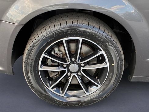Used 2019 Dodge Grand Caravan GT FWD image 10