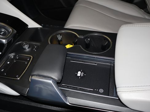 Certified 2024 Acura MDX w/Technology Package image 30