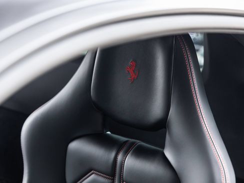 Used 2017 Ferrari 488 GTB RWD image 27
