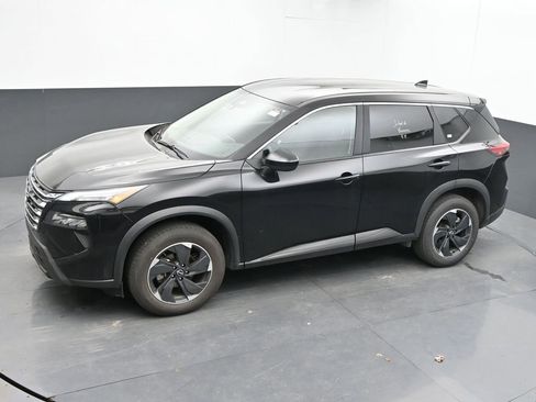 Used 2025 Nissan Rogue SV AWD/4WD image 16