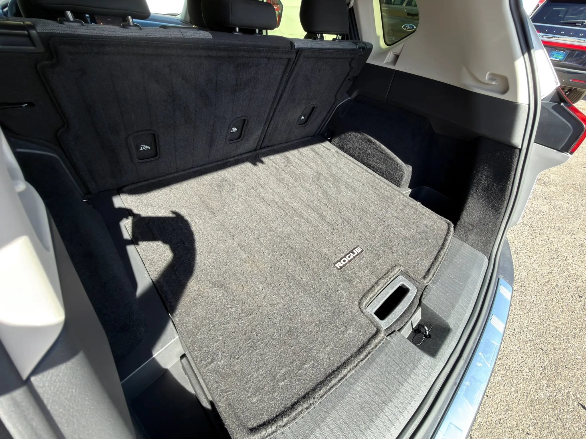 Used 2023 Nissan Rogue SV AWD/4WD image 18