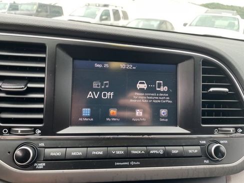 Used 2018 Hyundai Elantra SEL FWD image 16