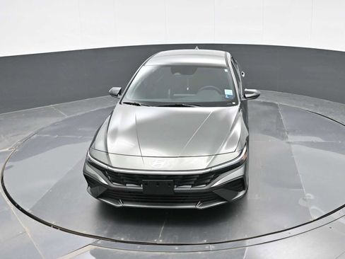 New 2025 Hyundai Elantra SEL image 24