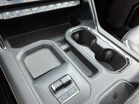 Used 2025 GMC Sierra 2500 AT4X image 33