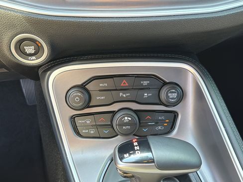 Used 2022 Dodge Challenger GT image 8