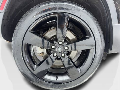 Used 2023 Land Rover Defender 110 S image 48