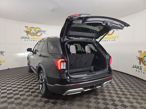 Used 2025 Ford Explorer Platinum w/ LUX Leather Package image 33