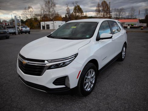 Certified 2023 Chevrolet Equinox LT w/ Driver Convenience Package image 8