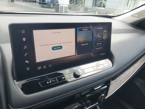 Used 2025 Nissan Rogue Platinum FWD image 23