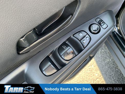 Used 2022 Nissan Kicks S FWD image 15
