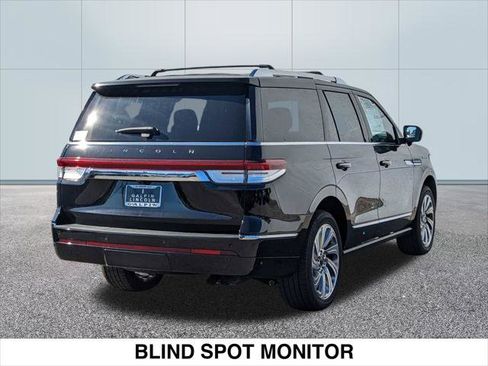 New 2023 Lincoln Navigator Reserve image 2
