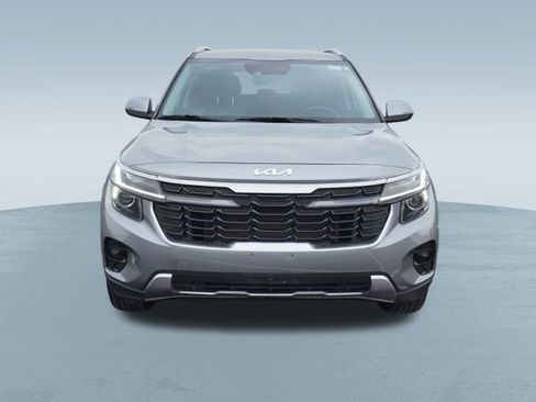 Used 2025 Kia Seltos S image 2