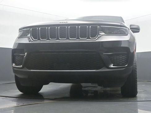 Used 2024 Jeep Grand Cherokee Laredo AWD/4WD image 46