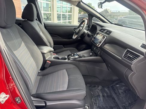 Used 2020 Nissan Leaf SV w/ Protection Package FWD image 25