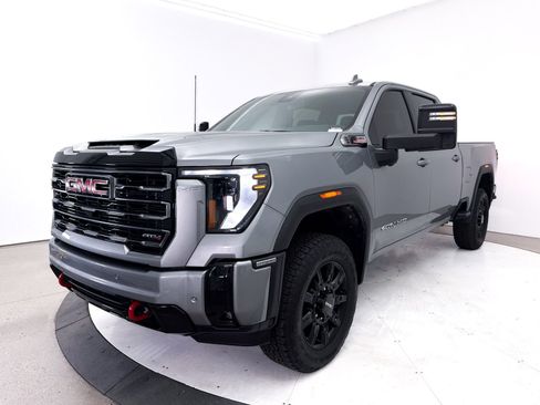 Used 2025 GMC Sierra 2500 AT4 AWD/4WD image 17