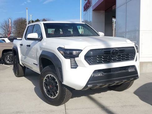 New 2026 Toyota Tacoma TRD Off-Road AWD/4WD image 31
