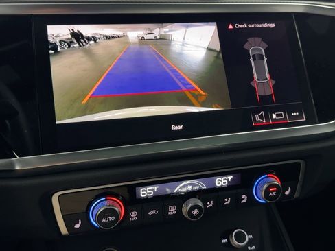 New 2025 Audi Q3 2.0T Premium image 24