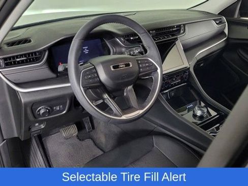 Used 2023 Jeep Grand Cherokee Laredo w/ Luxury Tech Group I image 14