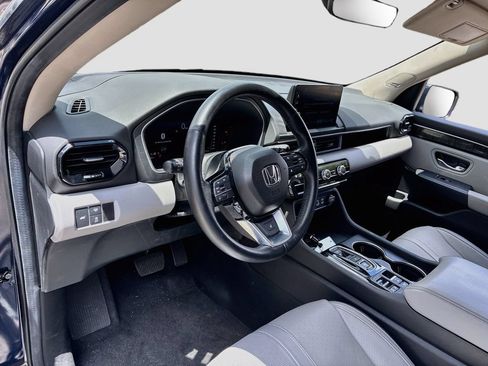 Used 2025 Honda Pilot Elite image 9