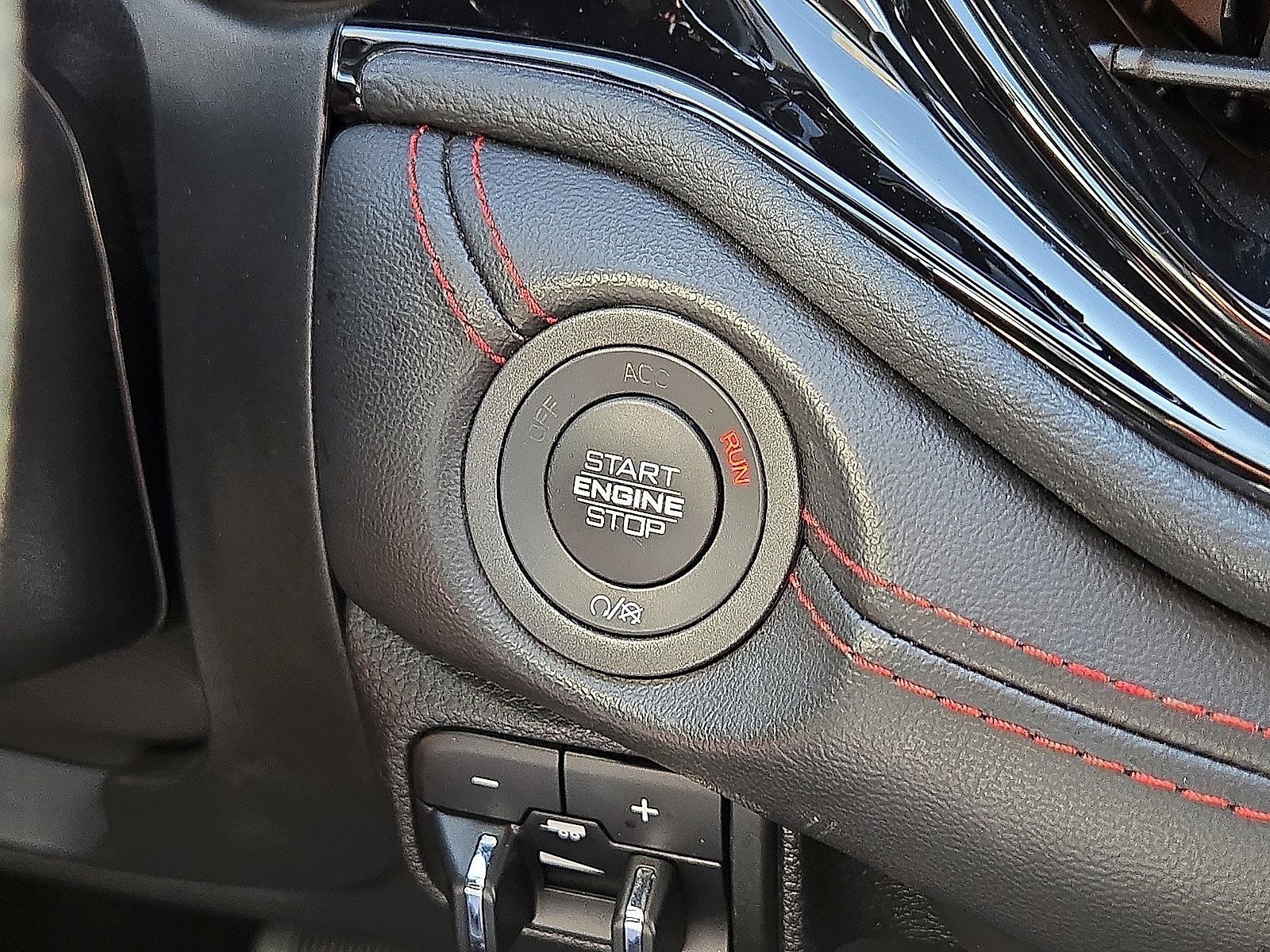 Used 2025 Dodge Durango GT AWD/4WD image 31