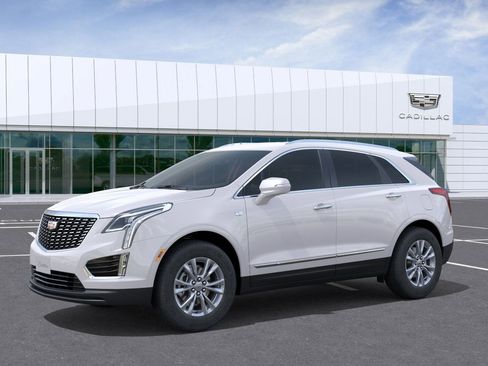 New 2026 Cadillac XT5 Luxury image 2