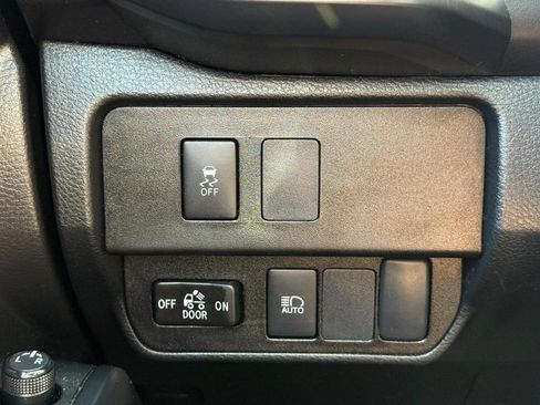 Used 2022 Toyota Tacoma SR AWD/4WD image 29