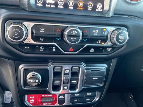 Used 2023 Jeep Gladiator Mojave w/ Trailer Tow Package AWD/4WD image 28