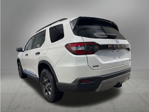 New 2026 Honda Pilot TrailSport image 3