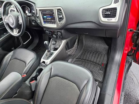 Used 2018 Jeep Compass Latitude w/ Popular Equipment Group AWD/4WD image 18